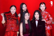 新春红运萌宝图鉴：穿唐装捧中国结的年味小仙女