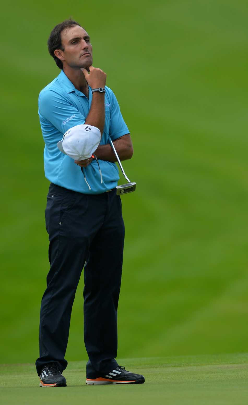 麦克罗伊在莱德杯周六上午的四人两球赛中，于第十洞果断挥杆击球，展现出强大的赛场掌控力。