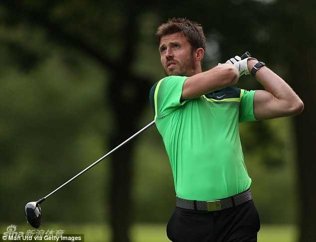 梦剧场光影流转:范加尔的红色旅程与红魔传承 范加尔乘车离开卡林顿基地时向窗外挥手告别,神情难掩落寞与失意