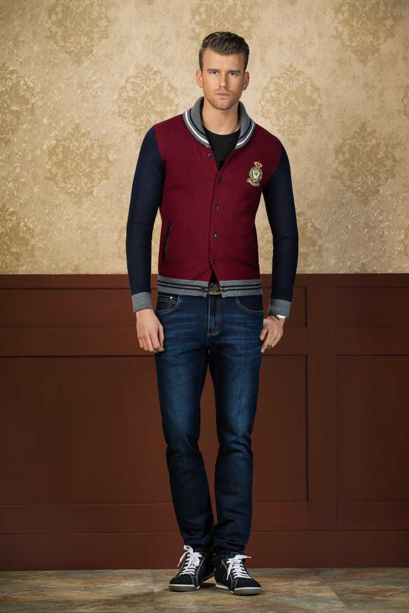 比音勒芬风尚解析:剪裁艺术与色彩交响的时尚哲思 近距离特写面料纹理,混纺材质呈现出细腻独特的交织肌理,光影下质感高级,凸显非凡工艺与选材标准。