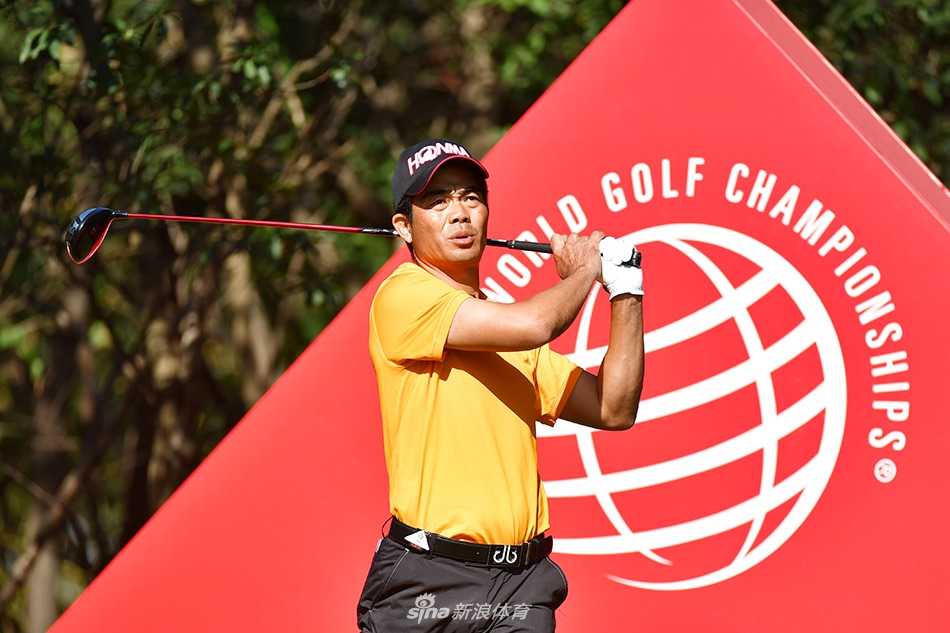 汇丰冠军赛中国军团奋战记 李昊桐领衔展风采 张新军全力挥杆,球杆在空气中划出锐利的弧线,这是力量与精准结合的瞬间。