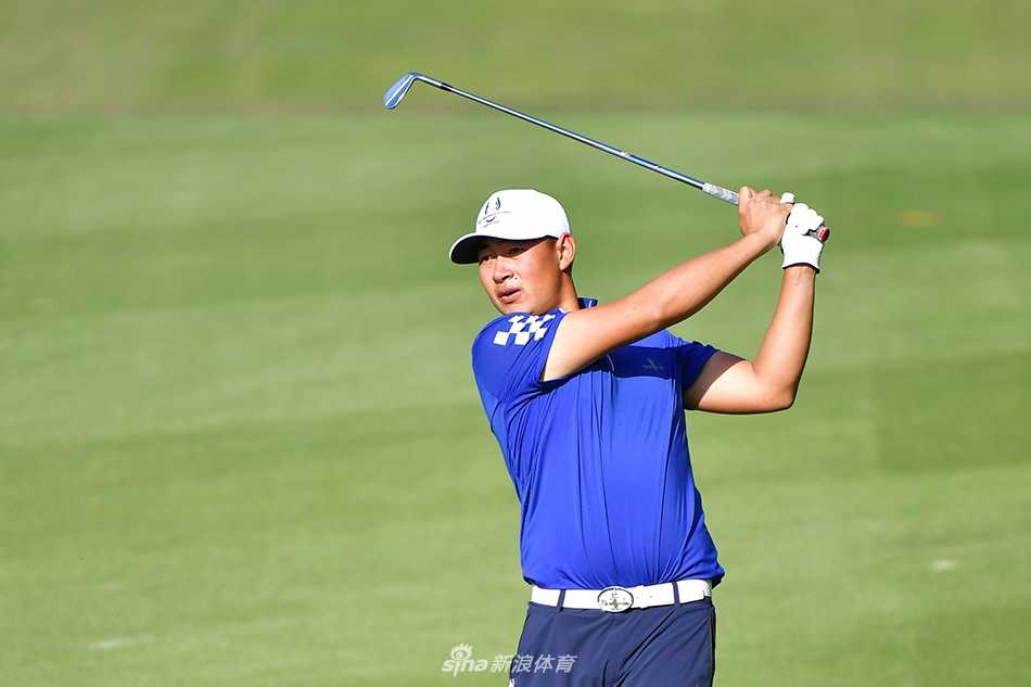 汇丰冠军赛中国军团奋战记 李昊桐领衔展风采 中国球员们齐聚赛场,他们的身影在佘山的阳光下交织成中国高尔夫奋斗与成长的壮丽图卷。