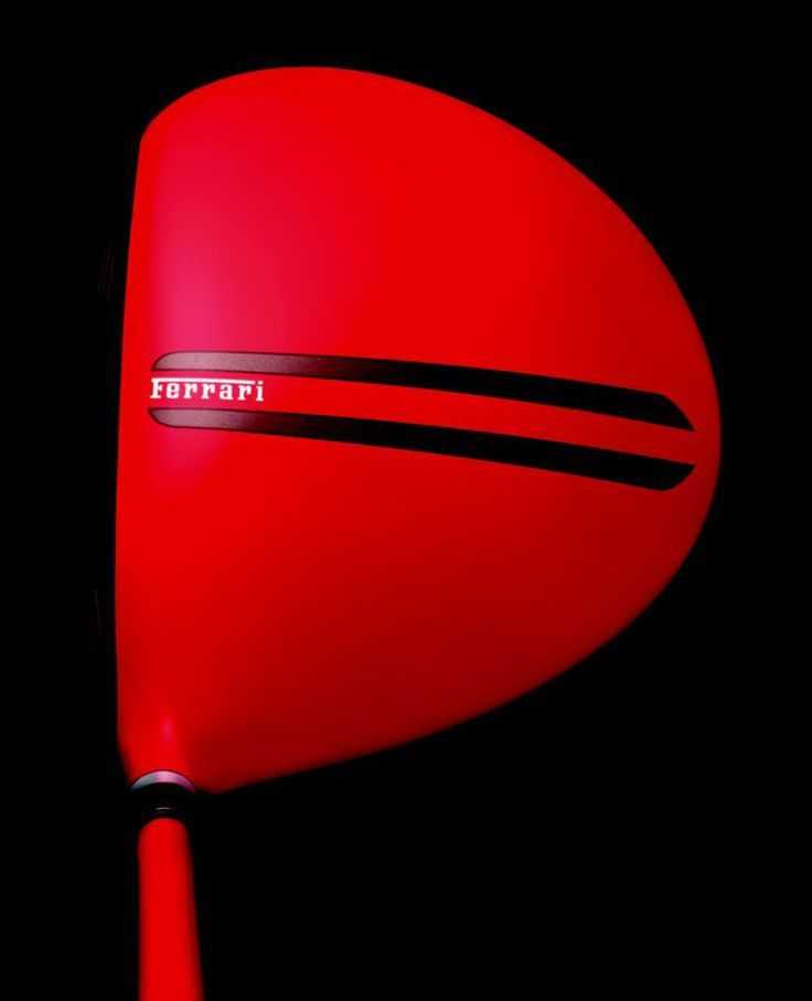 专业测距仪披上俏皮的粉红外衣，福勒代言款彰显着高尔夫世界里的独特个性与时尚态度。