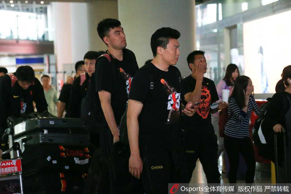 辽宁队内线李晓旭低调现身，然而几天后他便因伤遗憾离队，这次北京集结对他来说充满了复杂的情愫。