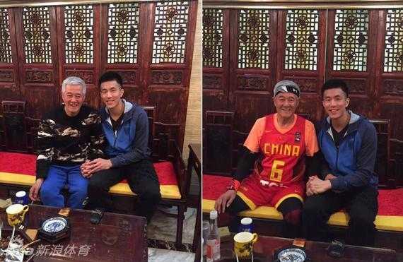 赵本山在比赛中防守对方球员，他张开双臂，全神贯注，虽然身材不算高大，但那股不服输的拼劲令人动容