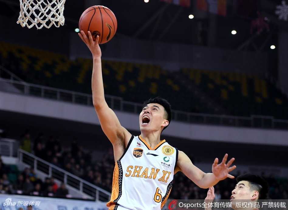 CBA第27轮激战:山西主场擒浙江,斯科拉两双曾令旭关键先生 浙江稠州银行队外援威姆斯面对山西队的贴身紧防,坚决突破上篮。他此役砍下全队最高的33分,是浙江队最锋利的尖刀。