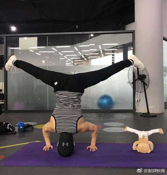中国金刚芭比孙婧琪:用麒麟臂与六块腹肌,重新定义女性力量之美 孙婧琪紧握双拳展示手臂血管暴起的瞬间,古铜色肌肤下的肌肉线条如同钢铁般硬朗,充满野性的生命力。