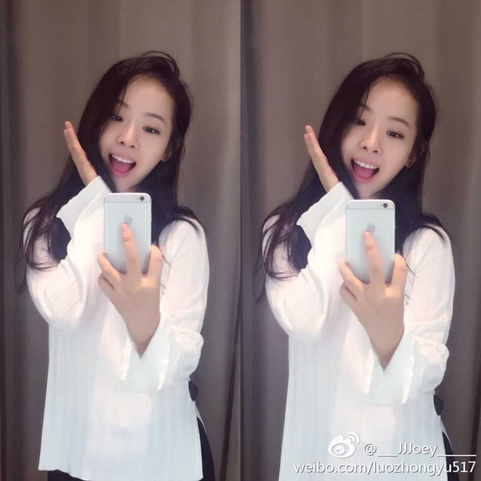 冠军背后的温柔力量:孙桐林与陪伴他援疆逐梦的清纯女友 近距离特写镜头下,孙桐林女友皮肤白皙细腻,五官精致立体,眼神清澈如水,清纯气质扑面而来