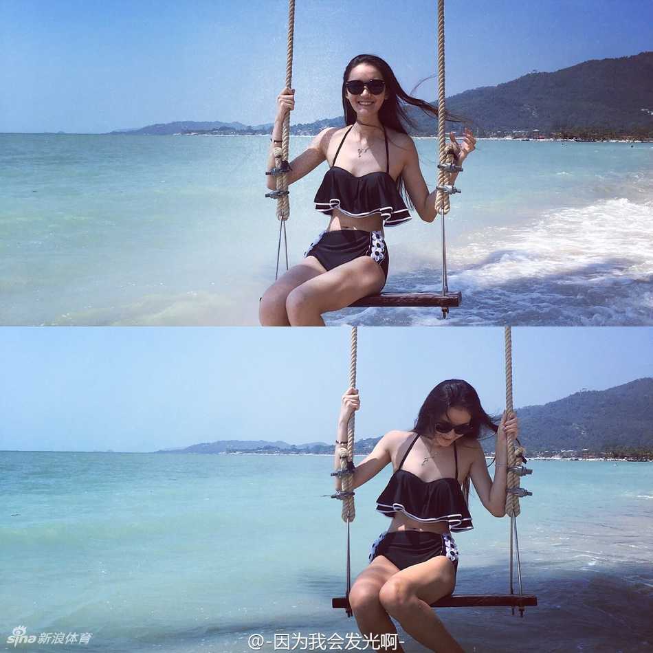 泳池海边定格甜蜜瞬间,孙铭徽与环球小姐冠军的浪漫爱情故事 孙铭徽与杨诗尹在海边留下恩爱的合照,杨诗尹的身材高挑纤细,一双逆天长腿在镜头前极为抢镜,两人的甜蜜氛围羡煞旁人。