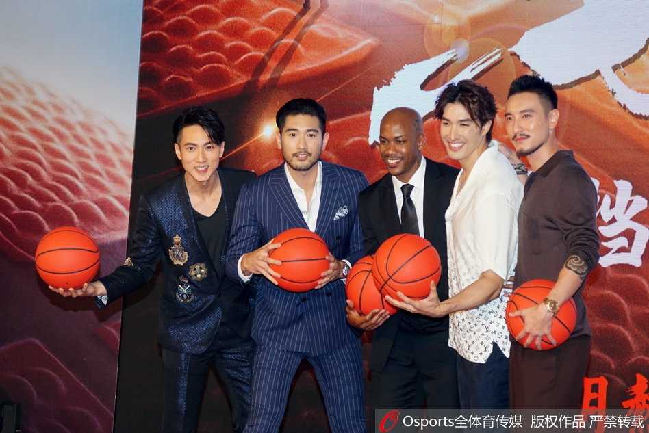 王阳明以‘怼人专业户’的人设登场，自信张扬的表情下，隐藏着角色冲动而讲义气的复杂内心世界。