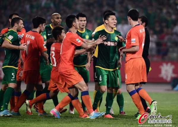 2017赛季京鲁大战：国安2-2鲁能四连胜遭终结