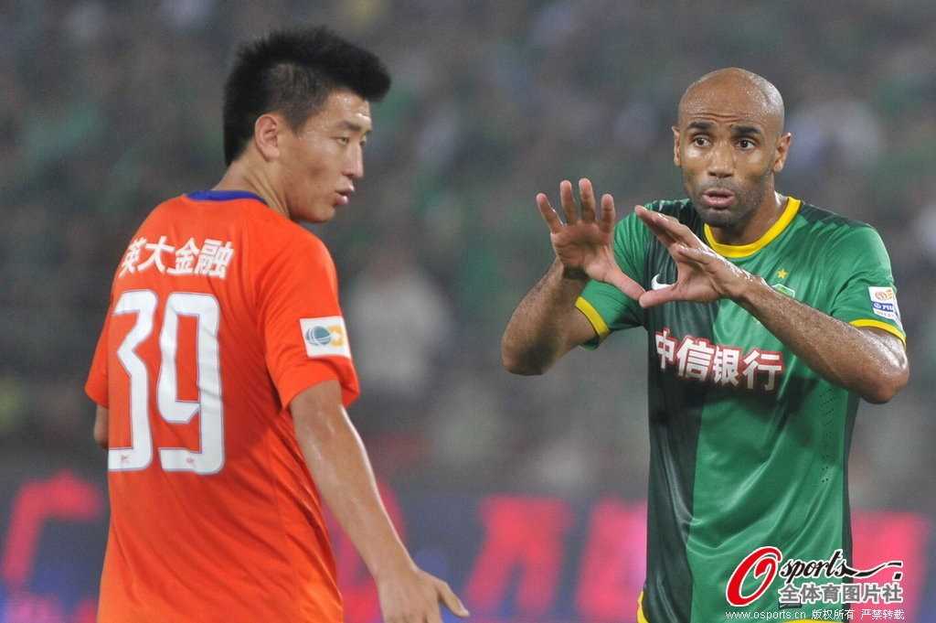 2017赛季京鲁大战：国安2-2鲁能四连胜遭终结