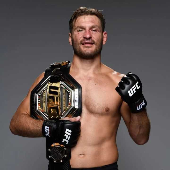 UFC重量级传奇“70亿最强男”米欧西奇:消防员到王座的荆棘与荣光 UFC重量级传奇“70亿最强男”米欧西奇:消防员到王座的荆棘与荣光