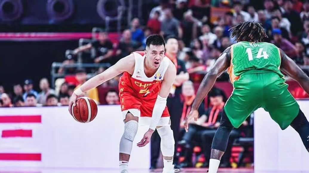 国青男篮100-56狂胜澳洲,三分雨浇灭对手44分 国青男篮100-56狂胜澳洲,三分雨浇灭对手44分