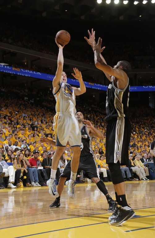 巴恩斯压哨三分绝杀,马刺客场114-111掀翻勇士 巴恩斯压哨三分绝杀,马刺客场114-111掀翻勇士