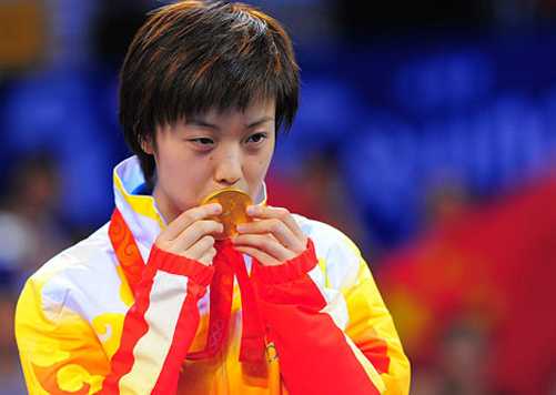 张怡宁4-1逆转王楠卫冕女单奥运金牌