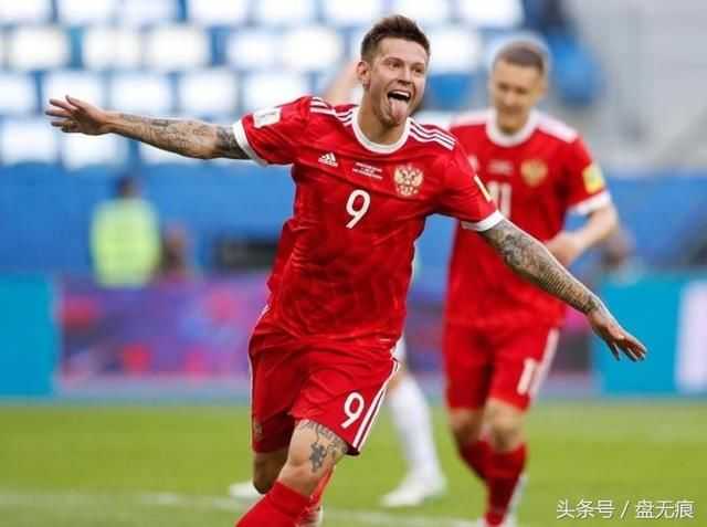 戈洛温两传一射,东道主揭幕战5-0创纪录大胜沙特 戈洛温两传一射,东道主揭幕战5-0创纪录大胜沙特