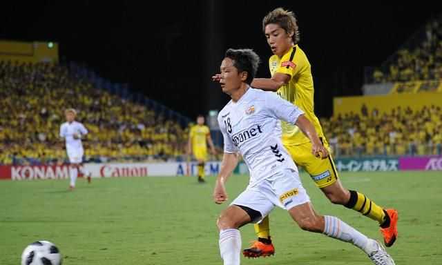 标题：J联赛湘南海洋2-1鸟栖沙岩，主场逆转关键保级战