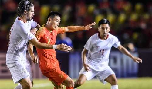 标题:菲律宾男篮新帅首秀告负,热身赛80-90不敌立陶宛 标题:菲律宾男篮新帅首秀告负,热身赛80-90不敌立陶宛