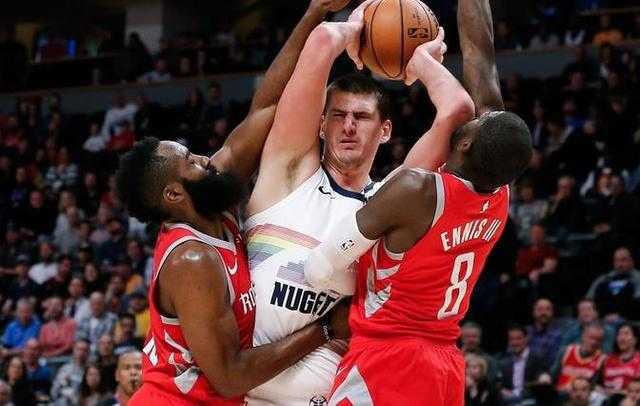 核心关键词+高光节点制胜!约基奇缺阵火箭主场轻取掘金 核心关键词+高光节点制胜!约基奇缺阵火箭主场轻取掘金