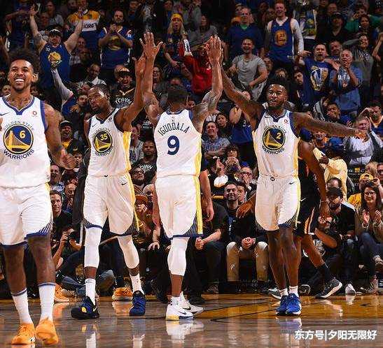 水花60分+格林三双，勇士主场射落黄蜂