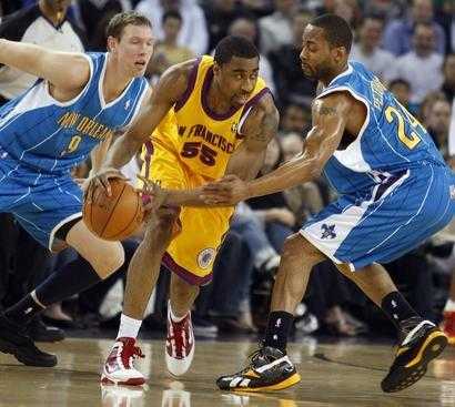 水花60分+格林三双，勇士主场射落黄蜂