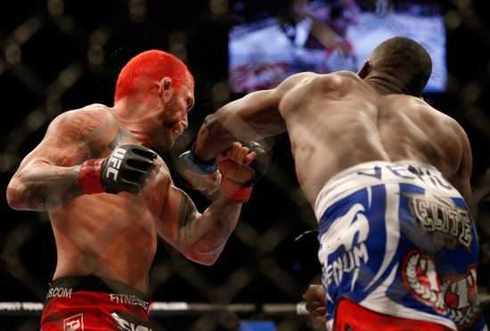 深度解析:“骨头”琼斯vs凯恩·维拉斯奎兹——两位UFC重量级传奇的世纪对决 深度解析:“骨头”琼斯vs凯恩·维拉斯奎兹——两位UFC重量级传奇的世纪对决