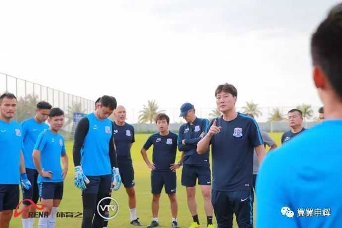 申花新帅斯卢茨基开门黑，0-2不敌澳超喷气机