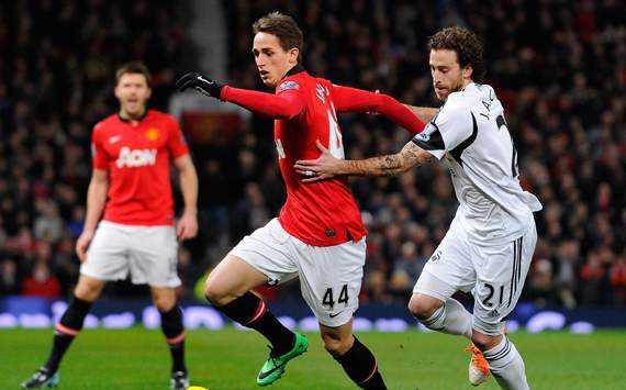 自由球场掀翻红魔:斯旺西2-1逆转曼联送范加尔赛季首败 自由球场掀翻红魔:斯旺西2-1逆转曼联送范加尔赛季首败