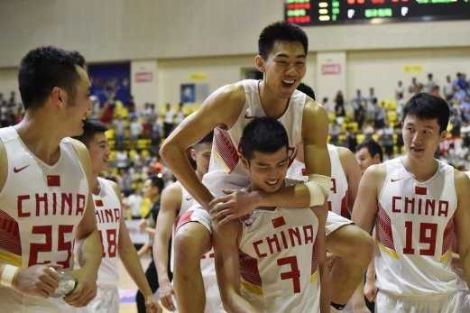 郭艾伦26+6抢断爆发！男篮蓝队80-54大胜立陶宛收官亚洲杯前热身