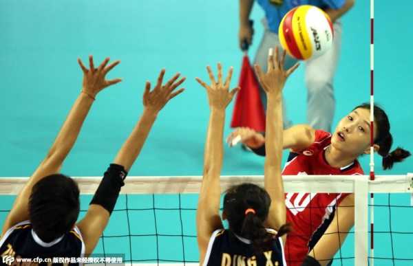 中国女排0-3完败意大利：三局崩盘暴露全方位差距