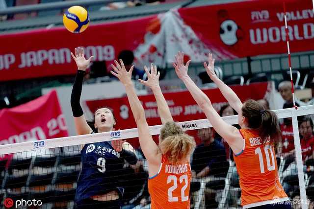 中国女排0-3完败意大利：三局崩盘暴露全方位差距