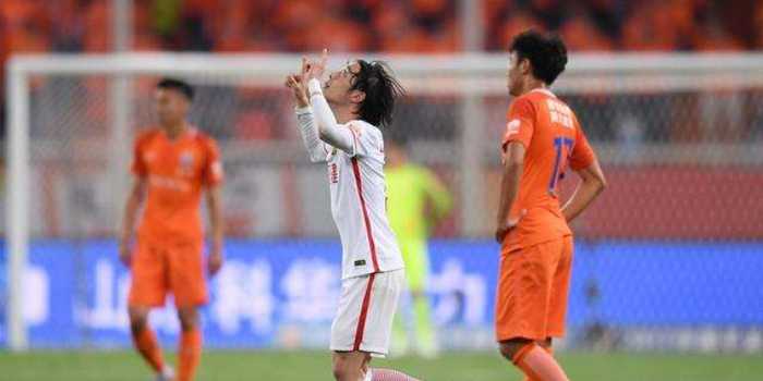 中超争冠名额关键战：鲁能1-2权健遭遇主场首败