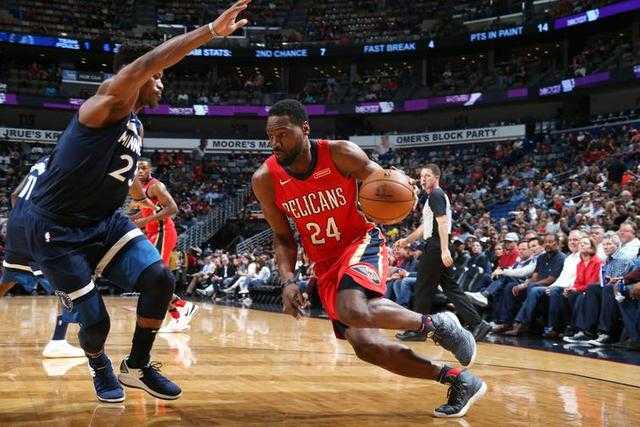 丹尼·格林首回合KO罗伊·琼斯：拳坛传奇的陨落之夜