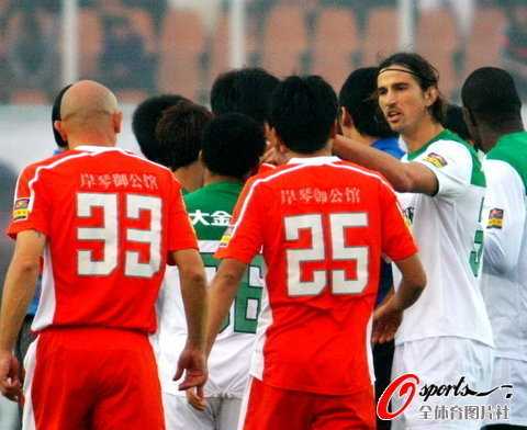 冲突之后主场崩盘！刘维伟怒斥韦瑟斯庞+16分领先遭广东加时逆转