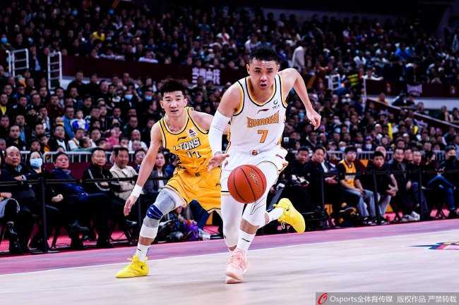 周琦伤退豪华阵容主场沦陷！首钢84-90负山西跌出争冠区