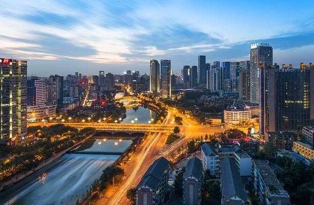 川渝德比让二追三险造史诗逆转，补时绝平3-3书写中超经典