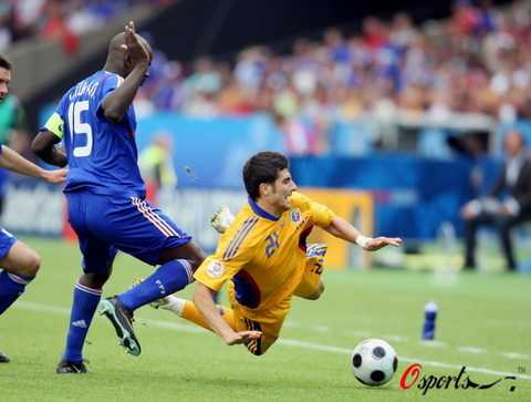 帕耶一传一射绝杀！法国2-1险胜罗马尼亚取开门红