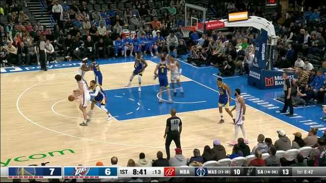 库里加时0.6秒超远三分绝杀雷霆，封神夜追平历史纪录