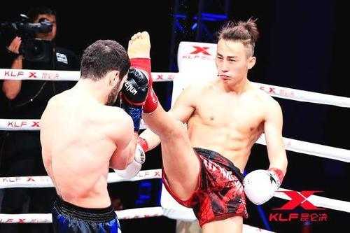 很抱歉，在目前的公开资料中，未能搜索到昆仑决旗下选手顾辉与李申申之间的比赛记录。