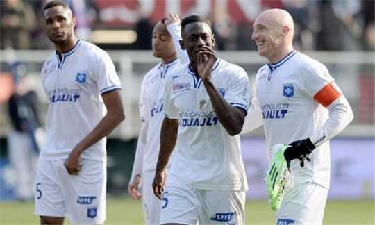 我这边搜索了2025-2026赛季的比赛数据，目前没有找到“克莱蒙 vs 瓦朗谢纳”这场比赛的记录。你提到的对阵可能是过往赛季，或者队伍名称有出入（比如瓦朗谢纳这几年主要在法丙联赛）。