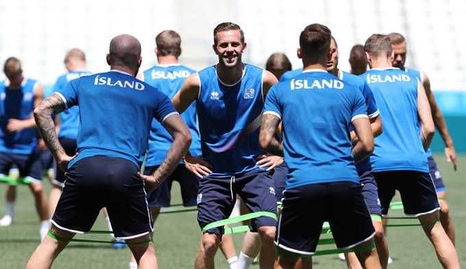 冰岛1-2克罗地亚：佩里西奇补时绝杀锁定胜局