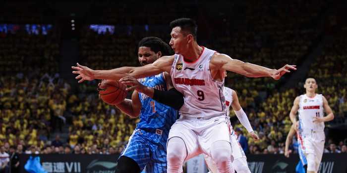 广东4-0横扫新疆加冕九冠王 易建联荣膺总决赛MVP