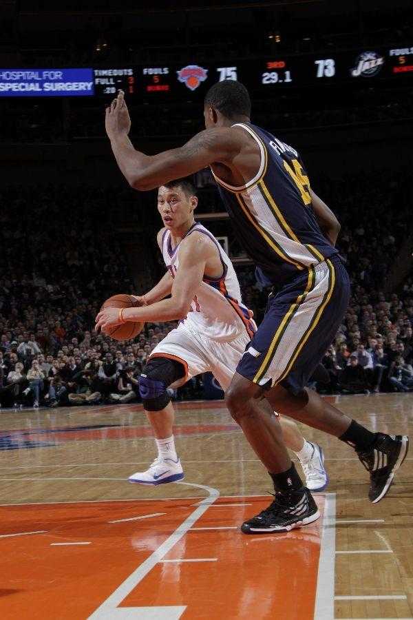 林书豪生涯首秀28分8助攻，残阵尼克斯力克爵士（22字）