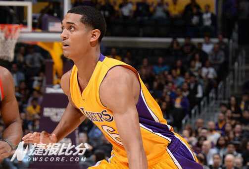 残阵马刺112-101轻取开拓者豪取两连胜