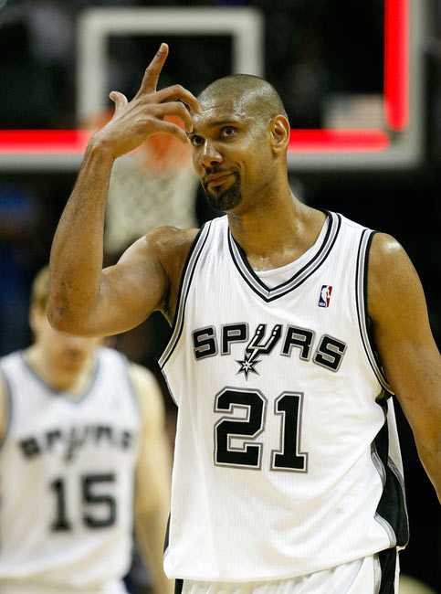 马刺123-98大胜灰熊豪取7连胜，文班亚马19+15+7帽