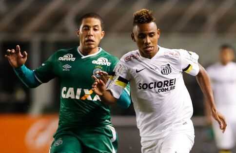 沙佩科恩斯vs苏利亚FC：2017年空难后重生，首秀客胜改写历史