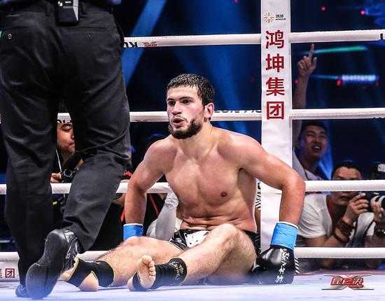 苏波邦第二回合高扫KO哈亚，为师父播求完美复仇