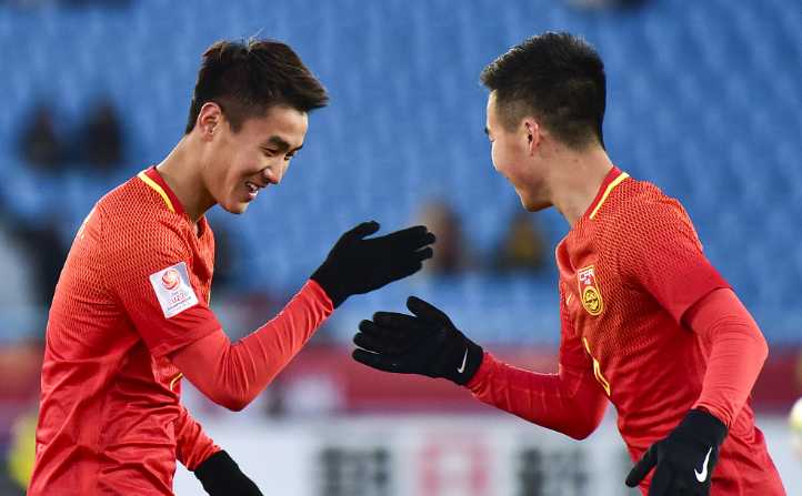 韦世豪主导蓉城德比双杀，老将吕文君难挽海港崩盘