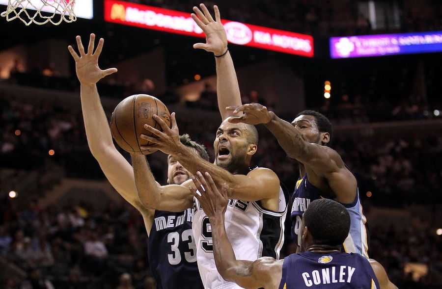 马刺vs灰熊：文班亚马内线封盖刷新队史纪录